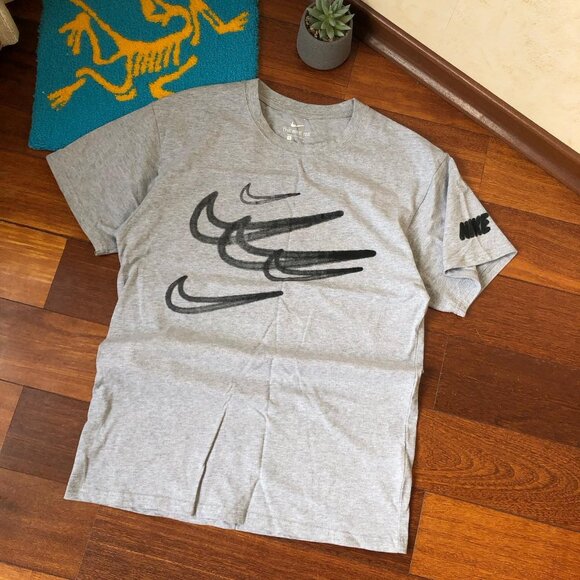 Nike Other - Nike T-shirt Gray